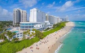Ocean Spray Hotel in Miami